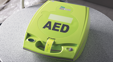 Zoll Medical AED Plus 02